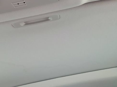 Used 2022 Toyota Highlander XLE FWD image 17