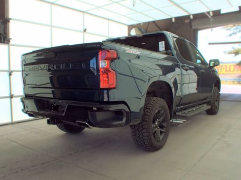 Used 2020 Chevrolet Silverado 1500 Custom Trail Boss w/ Custom Convenience Package AWD/4WD image 4