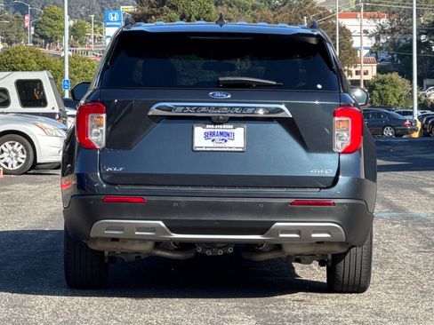 Certified 2022 Ford Explorer XLT w/ Equipment Group 202A image 5