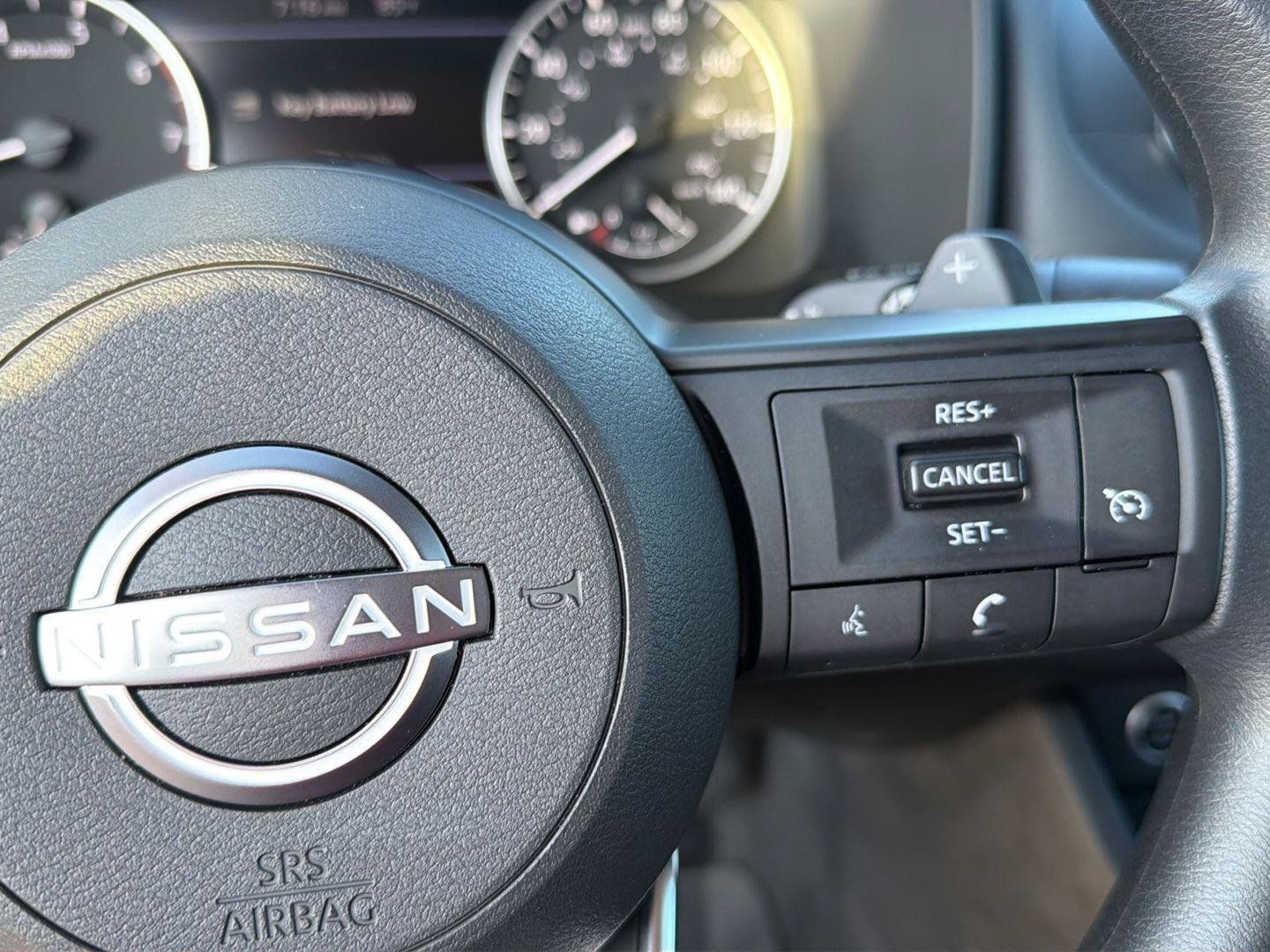 Used 2023 Nissan Rogue S FWD image 21