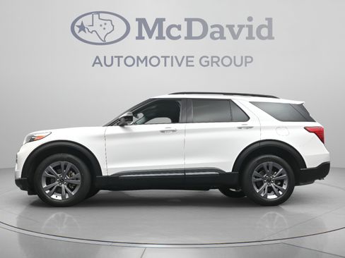 Used 2023 Ford Explorer XLT w/ Equipment Group 202A AWD/4WD image 28