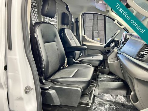 Used 2024 Ford Transit 250 Low Roof RWD image 4