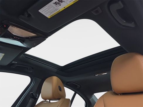 New 2026 BMW 330i xDrive Sedan w/ M Sport Package image 29