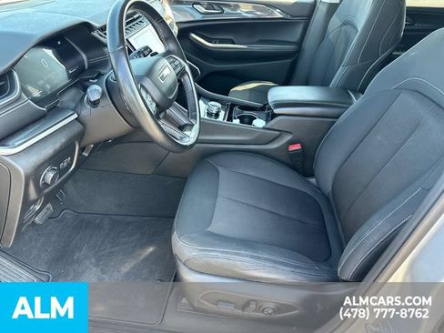 Used 2021 Jeep Grand Cherokee L Laredo w/ Luxury Tech Group I AWD/4WD image 10