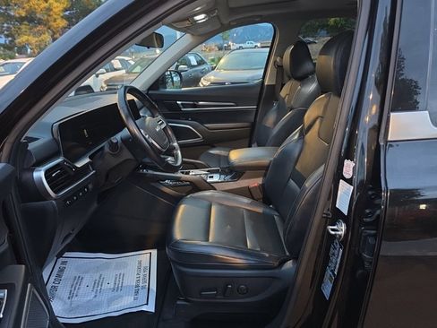 Used 2025 Kia Telluride S AWD/4WD image 29
