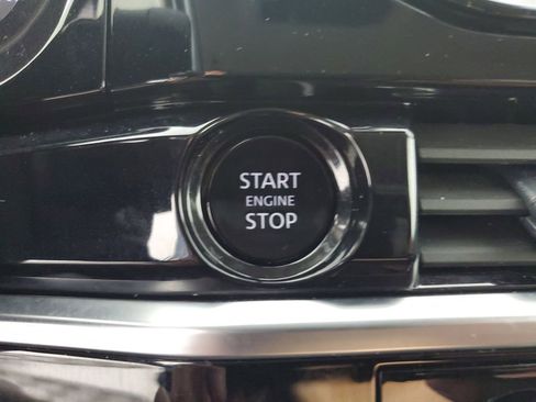 Used 2025 Nissan Pathfinder SV FWD image 19
