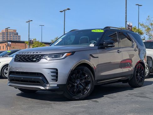 Used 2025 Land Rover Discovery Dynamic SE image 2