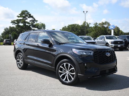 Used 2025 Ford Explorer ST-Line AWD/4WD image 1