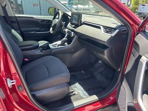 Used 2021 Toyota RAV4 LE AWD/4WD image 15