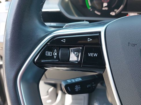 Used 2023 Audi e-tron Premium w/ Convenience Plus Package AWD/4WD image 17