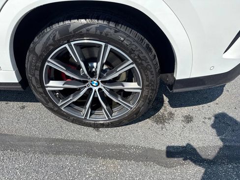 Used 2022 BMW X6 M50i w/ Premium Package AWD/4WD image 6