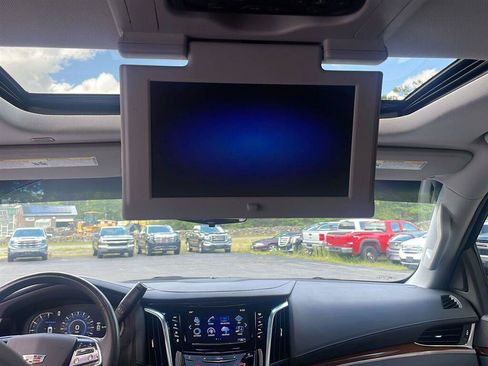 Certified 2020 Cadillac Escalade Premium Luxury w/ Escalade Sport Edition AWD/4WD image 15