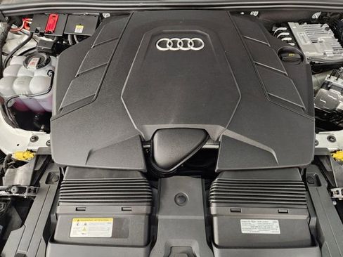 Used 2025 Audi Q7 3.0T Premium Plus AWD/4WD image 33