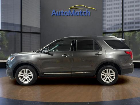 Used 2018 Ford Explorer XLT w/ Equipment Group 202A image 7