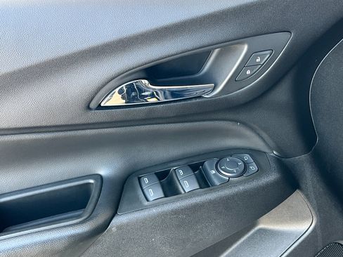 Used 2022 Chevrolet Equinox LT AWD/4WD image 11