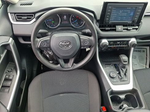 Used 2021 Toyota RAV4 LE AWD/4WD image 11