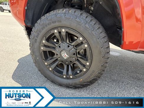 Used 2017 Toyota Tacoma SR5 w/ Tow Package RWD image 10