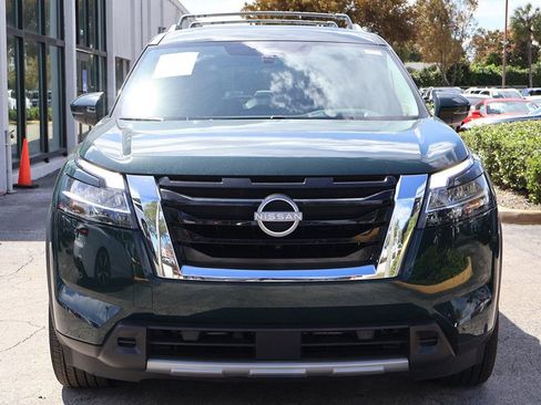 Used 2024 Nissan Pathfinder Platinum image 12