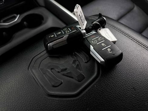 Used 2020 RAM 1500 Laramie AWD/4WD image 33