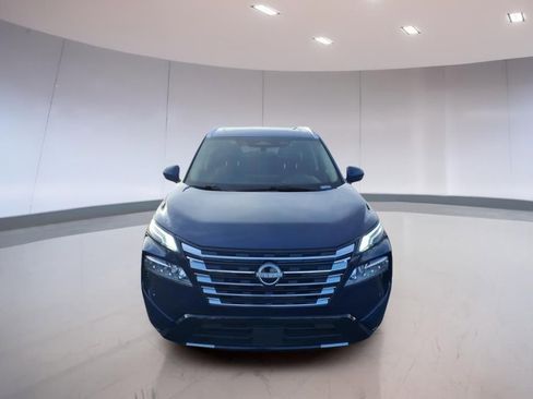 Used 2025 Nissan Rogue Platinum w/ Tech Package image 8