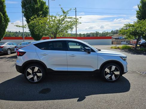 Used 2023 Volvo C40 P8 Recharge Ultimate image 4