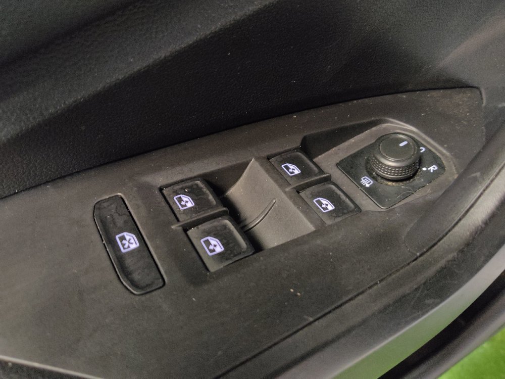 Used 2019 Volkswagen Jetta R-Line FWD image 27