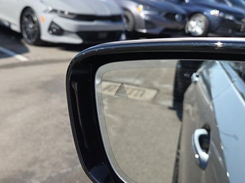 Used 2018 BMW M550i xDrive image 21