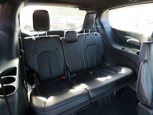 New 2026 Chrysler Pacifica Select image 31