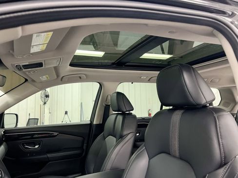 Used 2024 Honda Pilot Touring image 20