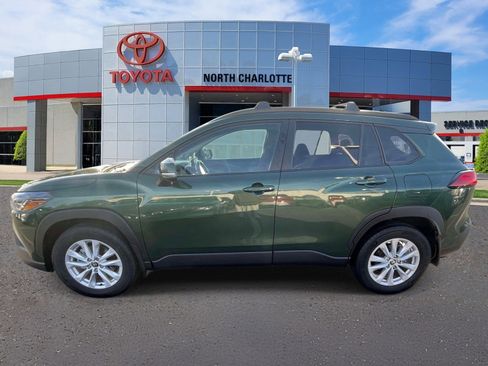 Used 2023 Toyota Corolla Cross LE w/ Moonroof Package FWD image 5