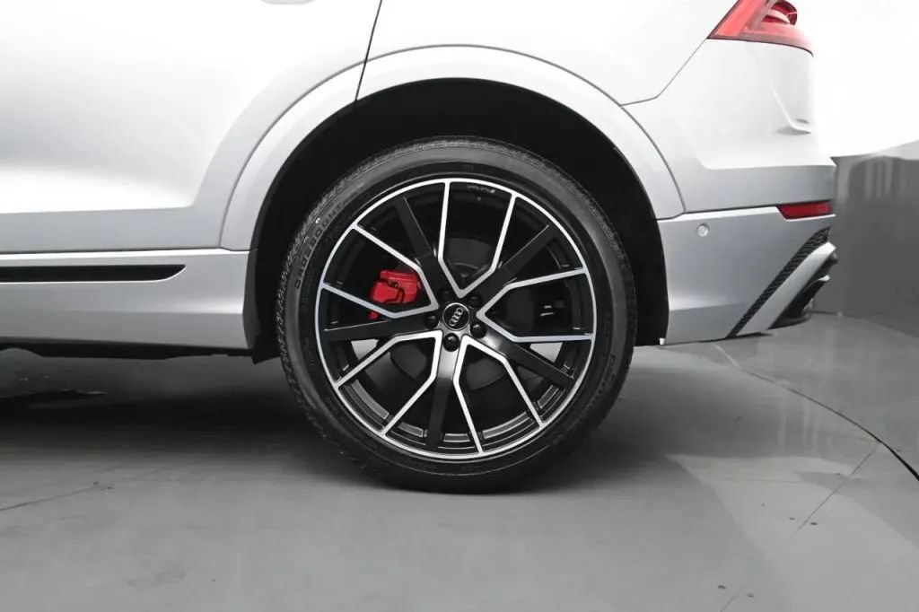 Used 2019 Audi Q8 Prestige AWD/4WD image 13