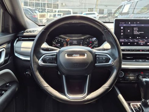 Used 2023 Jeep Compass Limited AWD/4WD image 12