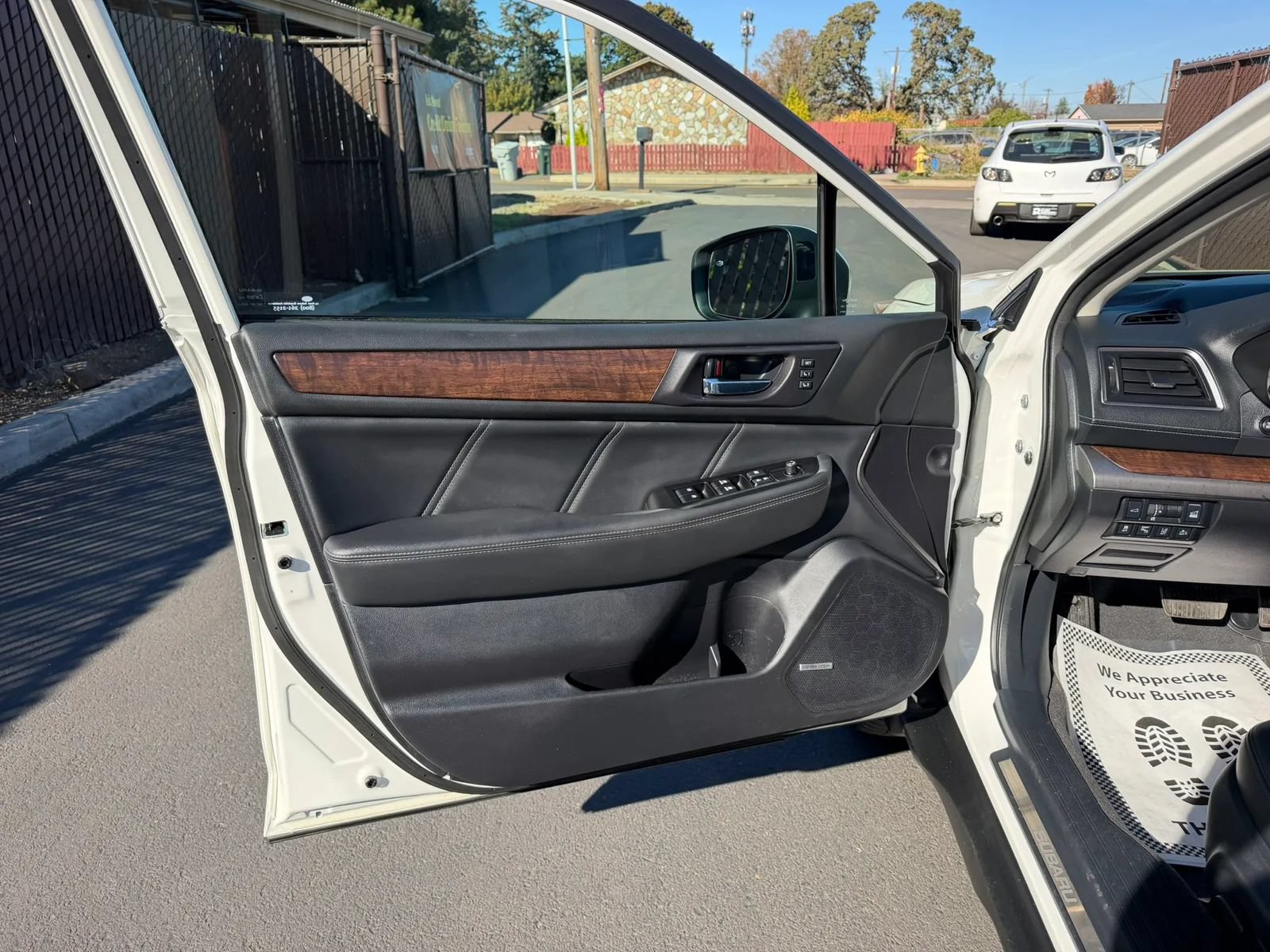 Used 2019 Subaru Outback 3.6R Limited w/ Popular Package #2 AWD/4WD image 11