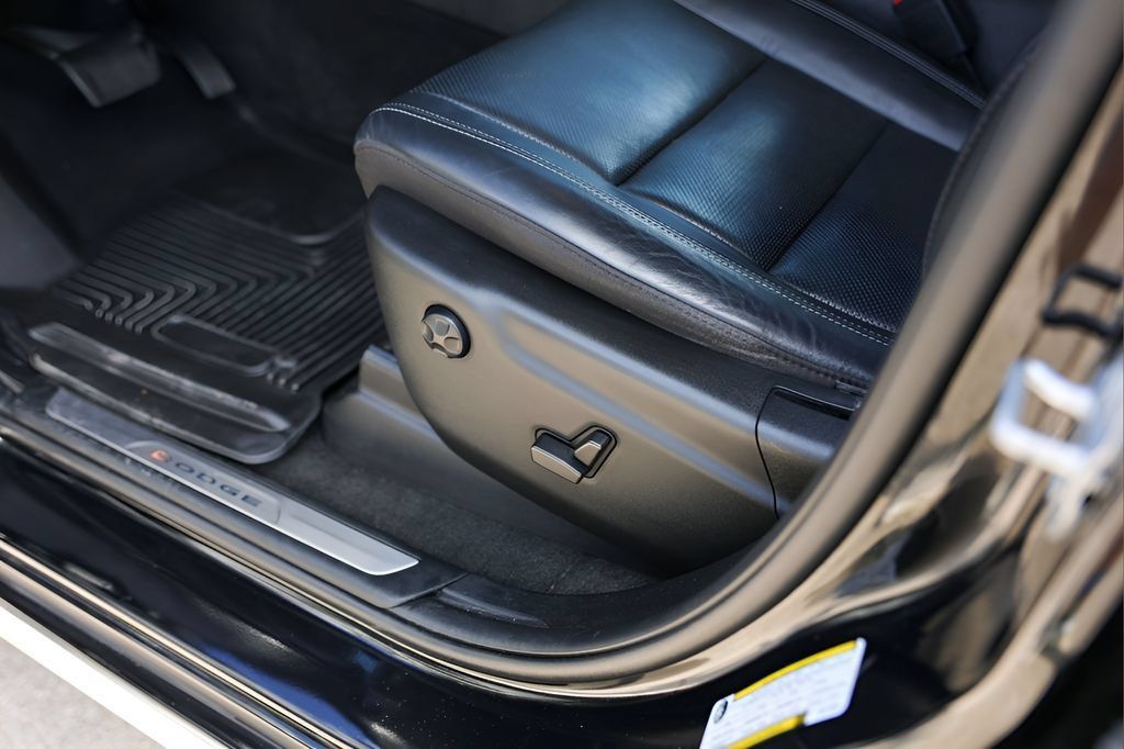 Used 2022 Dodge Durango Citadel RWD image 8