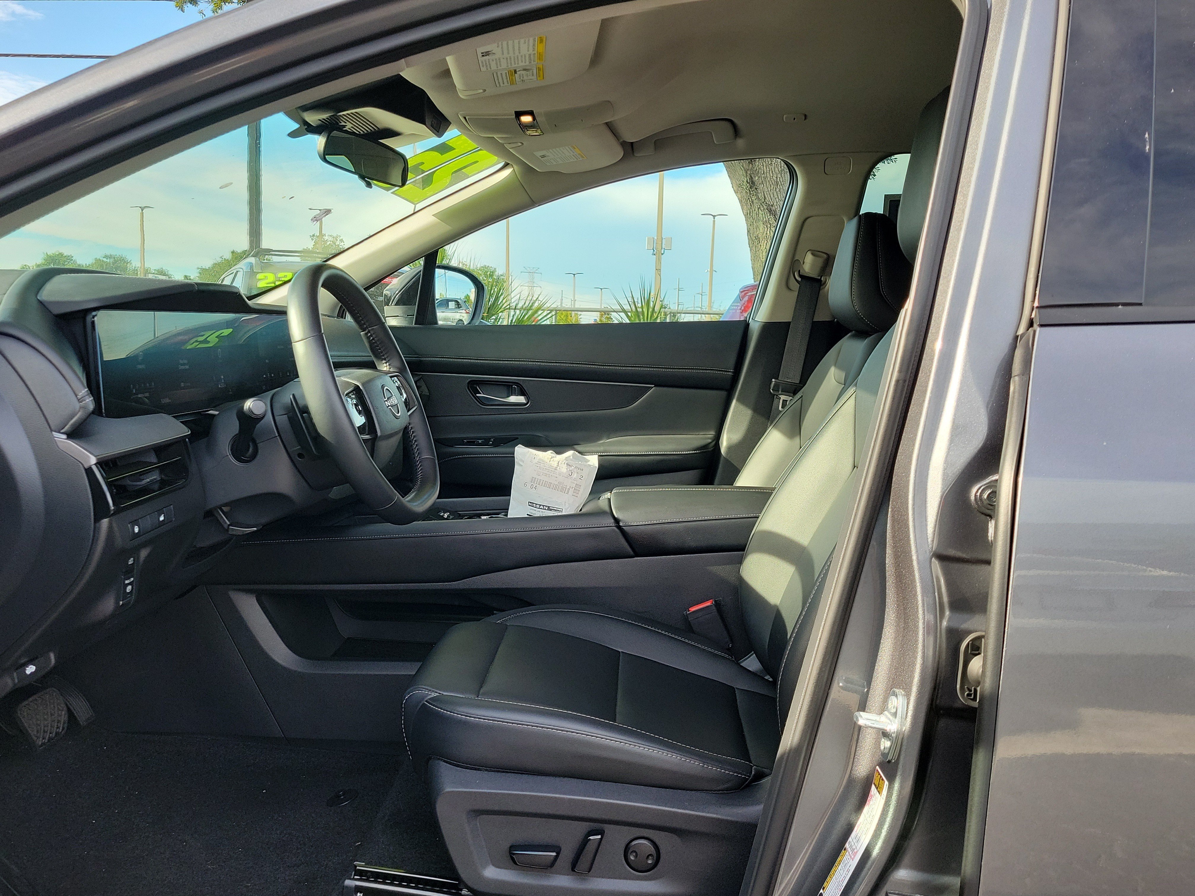 Certified 2025 Nissan Murano SV AWD/4WD image 17