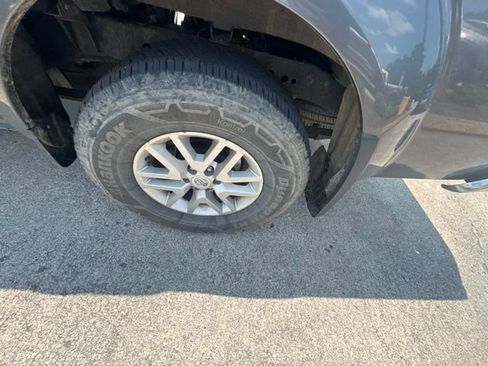 Used 2021 Nissan Frontier SV w/ SV Utility Package AWD/4WD image 14