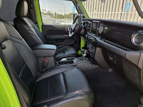 Certified 2021 Jeep Wrangler Unlimited Sahara image 37