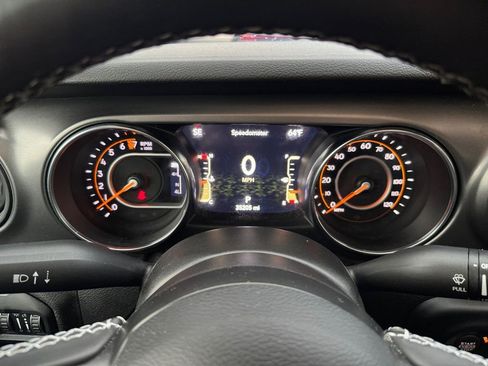 Used 2021 Jeep Gladiator Sport image 16