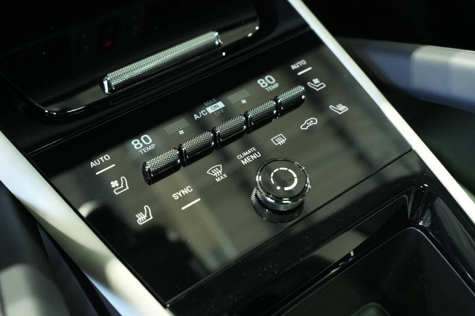 Certified 2026 Porsche Cayenne AWD/4WD image 24