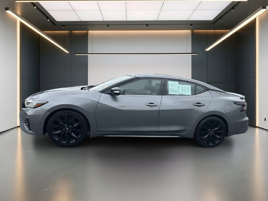 Used 2023 Nissan Maxima SR w/ Sport Mat Group FWD image 2