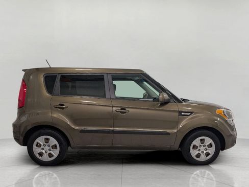 Used 2013 Kia Soul FWD image 11