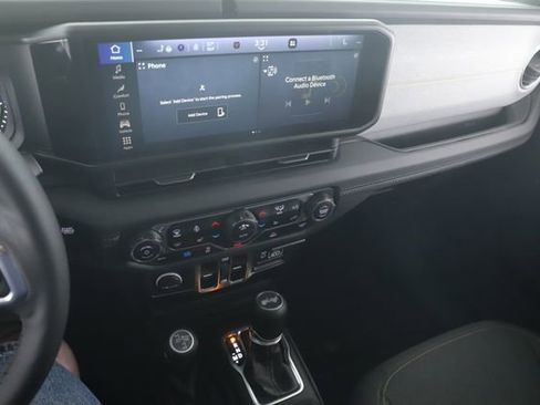 Used 2025 Jeep Wrangler Unlimited Sahara image 24