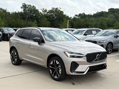 New 2026 Volvo XC60 B5 Plus w/ Protection Package Premier image 3