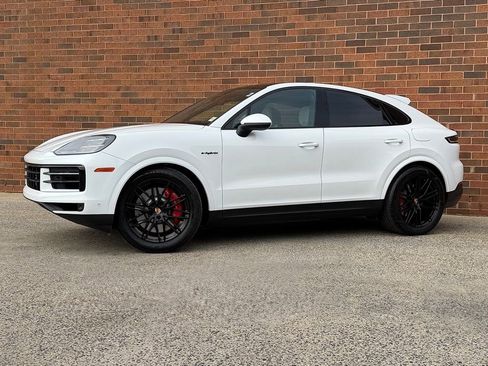 New 2026 Porsche Cayenne S image 1