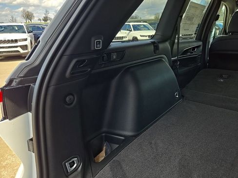 New 2026 Jeep Grand Cherokee Limited AWD/4WD image 97