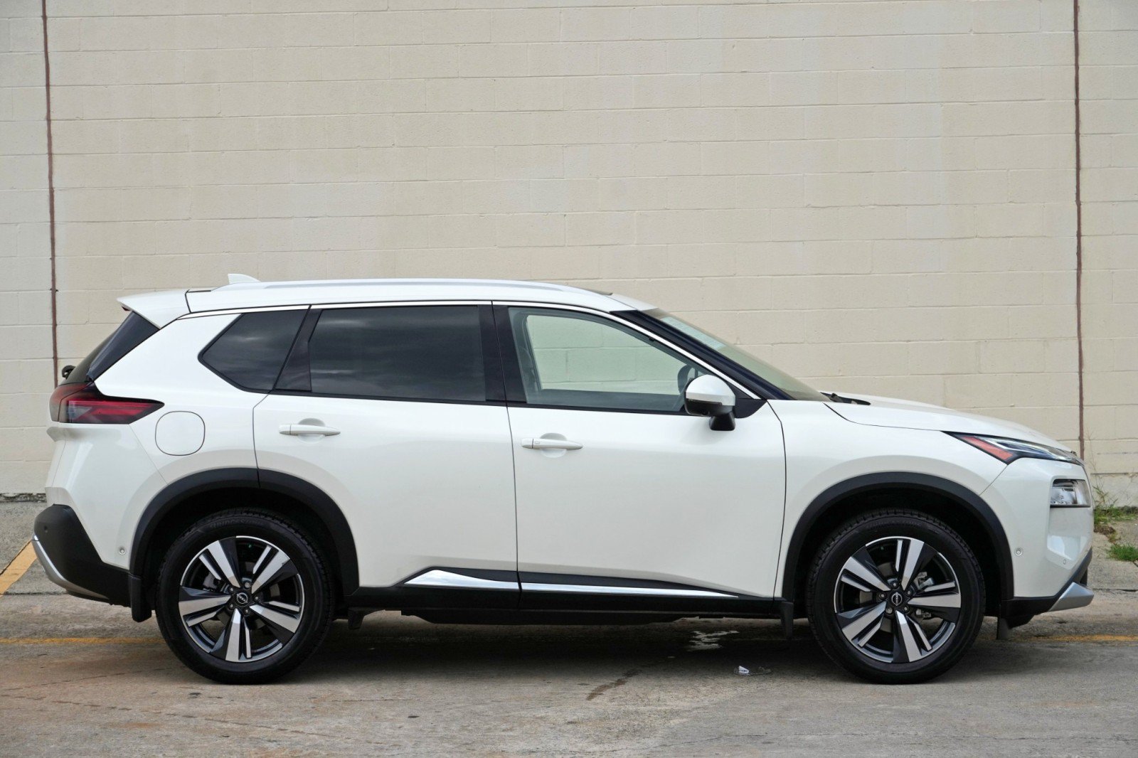 Used 2023 Nissan Rogue Platinum FWD image 50