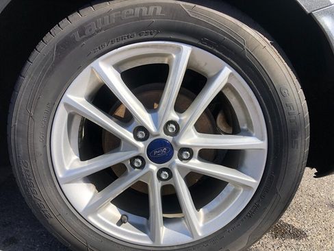 Used 2015 Ford Focus SE FWD image 15