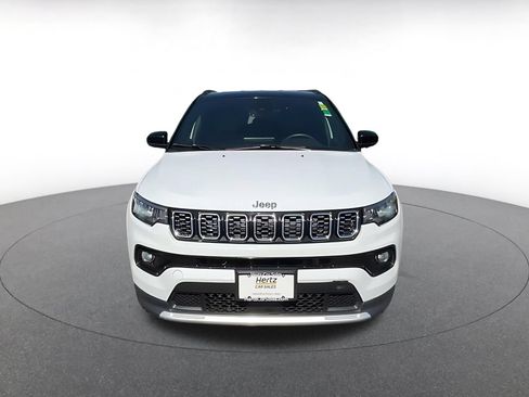 Used 2025 Jeep Compass Limited AWD/4WD image 4