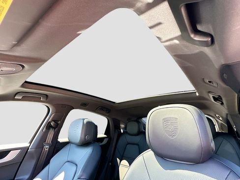 Certified 2026 Porsche Cayenne Coupe AWD/4WD image 14