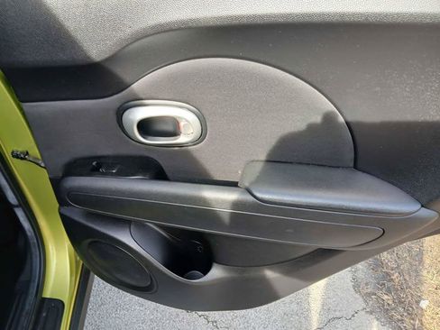 Used 2017 Kia Soul + FWD image 15
